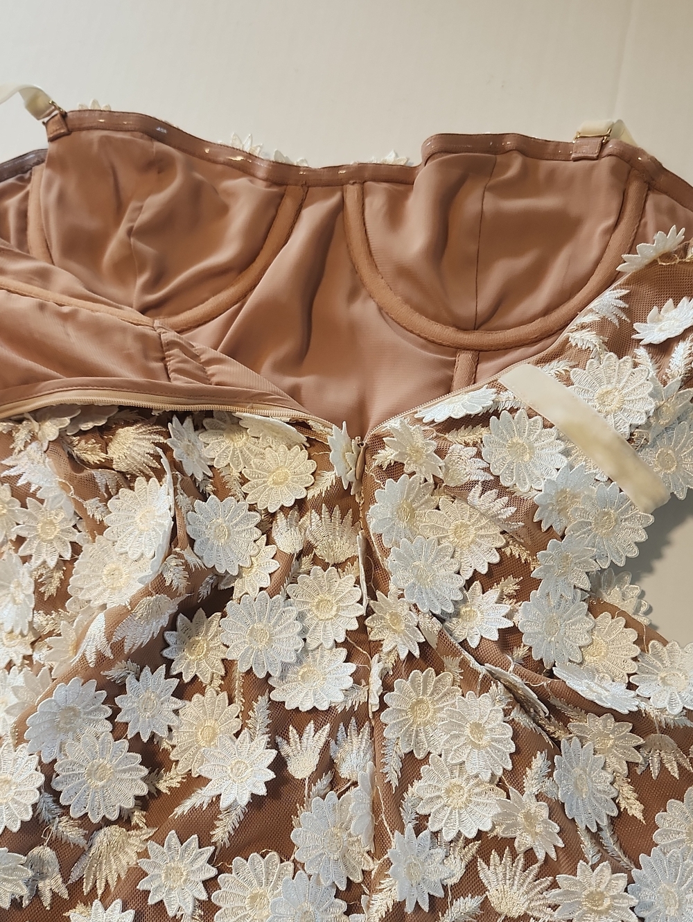 For Love & Lemons Beatrice Mini Dress Tan White 3D Floral Sleeveless Sz S - Picture 7 of 16